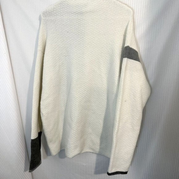 Cyrus Women's Color Block Turtle Neck Sweater Gray - Picture 4 of 6